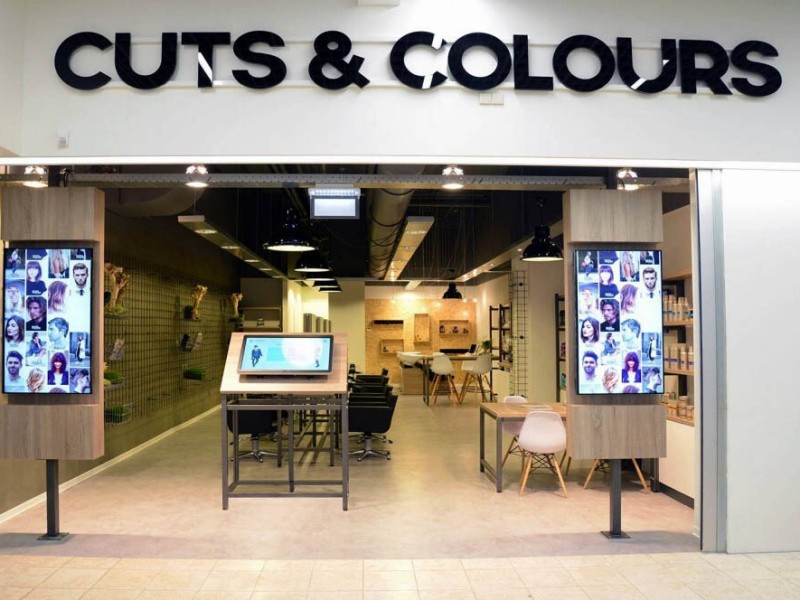 cuts_and_colours_entrance
